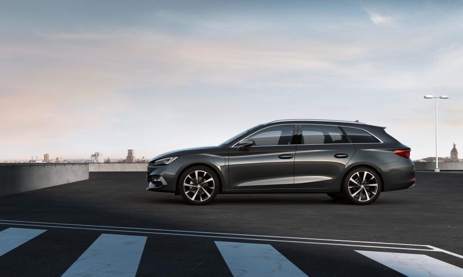  Seat Leon Sportstourer FR eHybrid 2020 года  (WW) (фото 5 из 16)